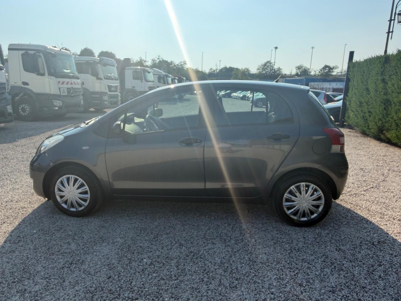 Toyota Yaris 1.0 5 porte Now