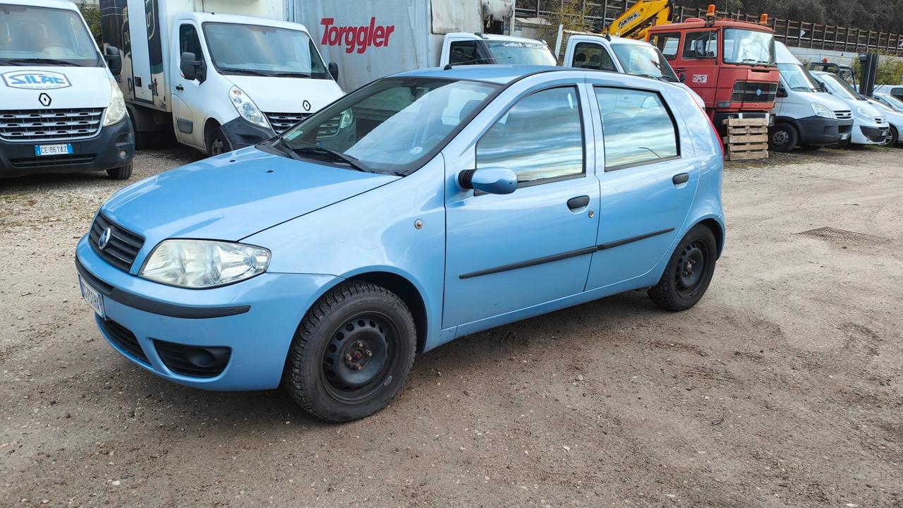 Fiat Punto 1.2 - neopatentati - compreso passaggio