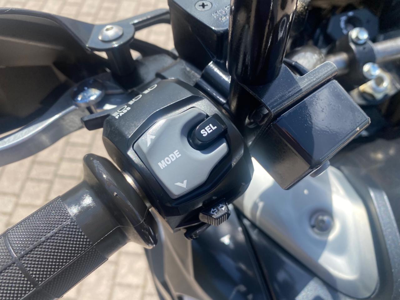 SUZUKI V-STROM DL 1000 unico propietario