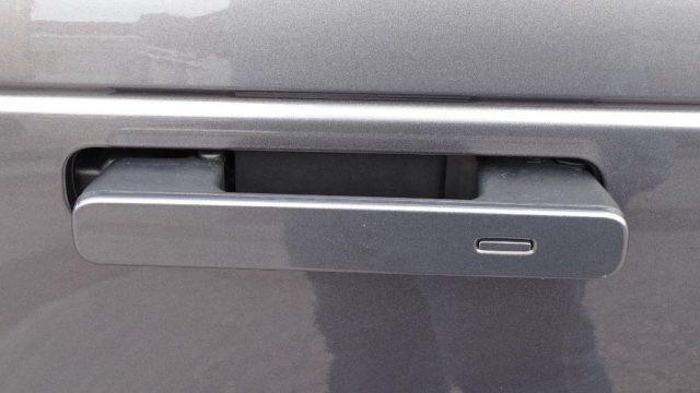 LAND ROVER Range Rover Velar 2.0D I4 240 cv "R-Dinamic S", cerchi 22 Pollici