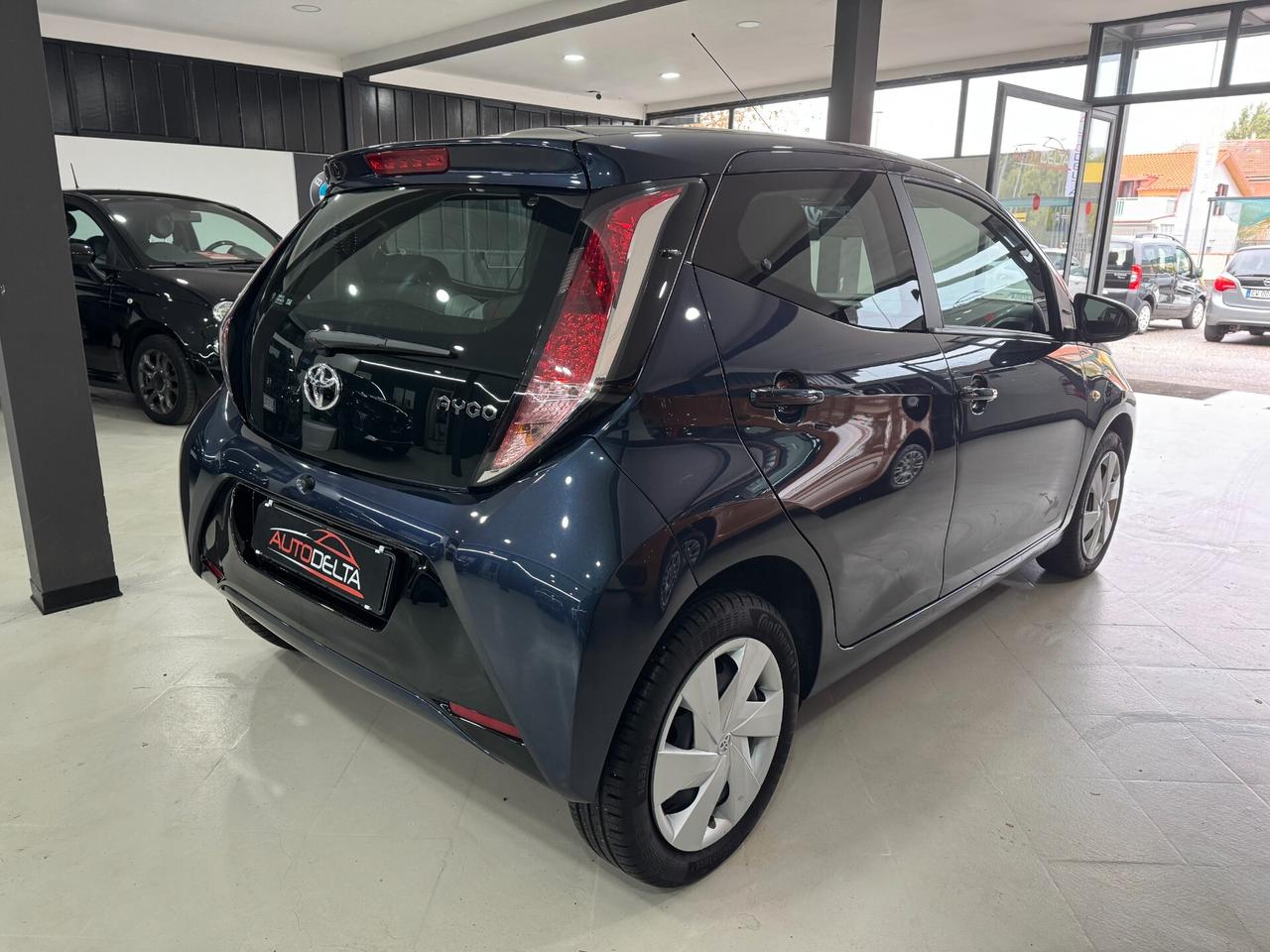 Toyota Aygo 1.0 VVT-i 69 CV 5 porte x-wave