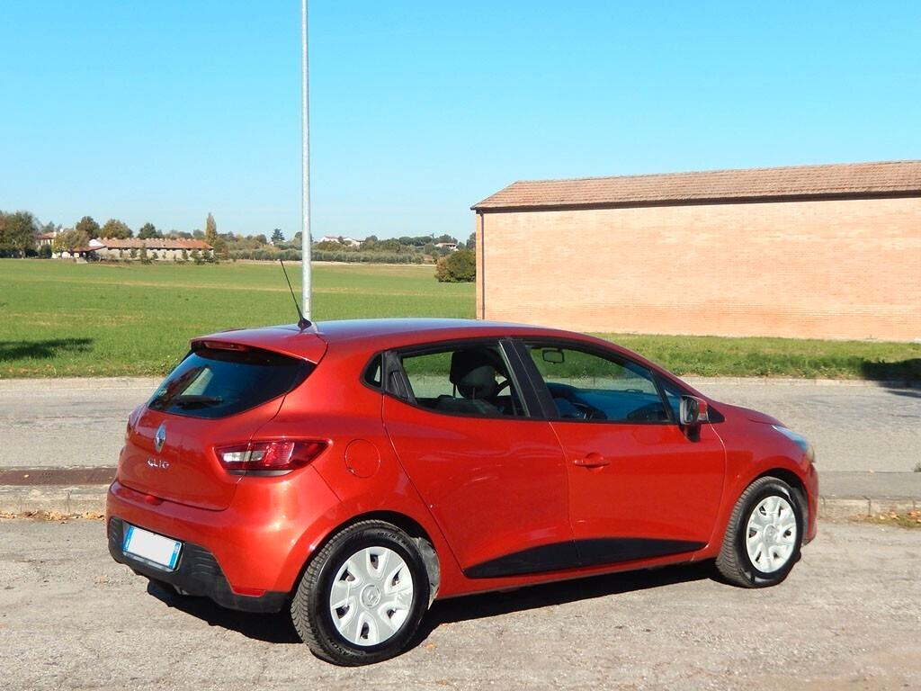 RENAULT CLIO IV 1.2 benzina - SI NEOPATENTATI