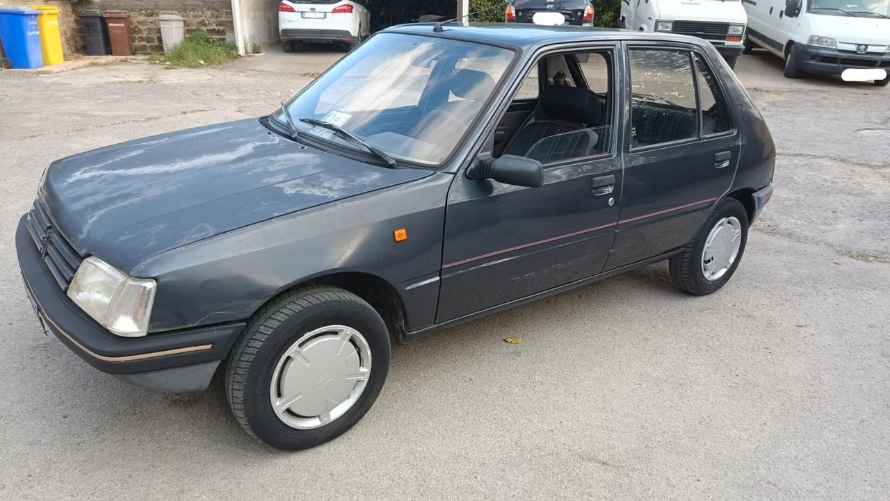 Peugeot 205 954 5 porte Look