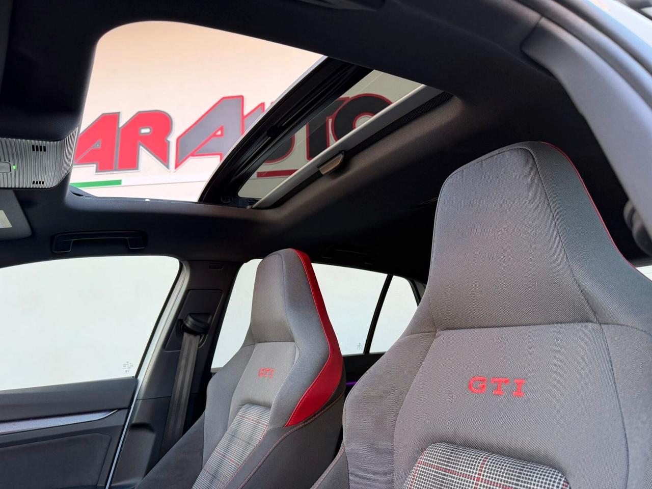 New Volkswagen Golf 8.5 GTI 2.0 TSI 265 CV