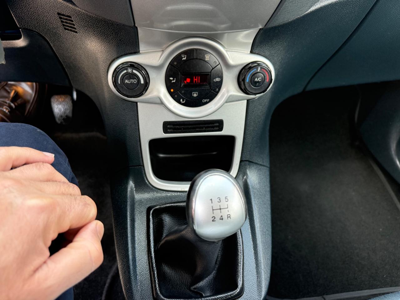 Ford Fiesta 1.4 5 porte Bz.- GPL Titanium