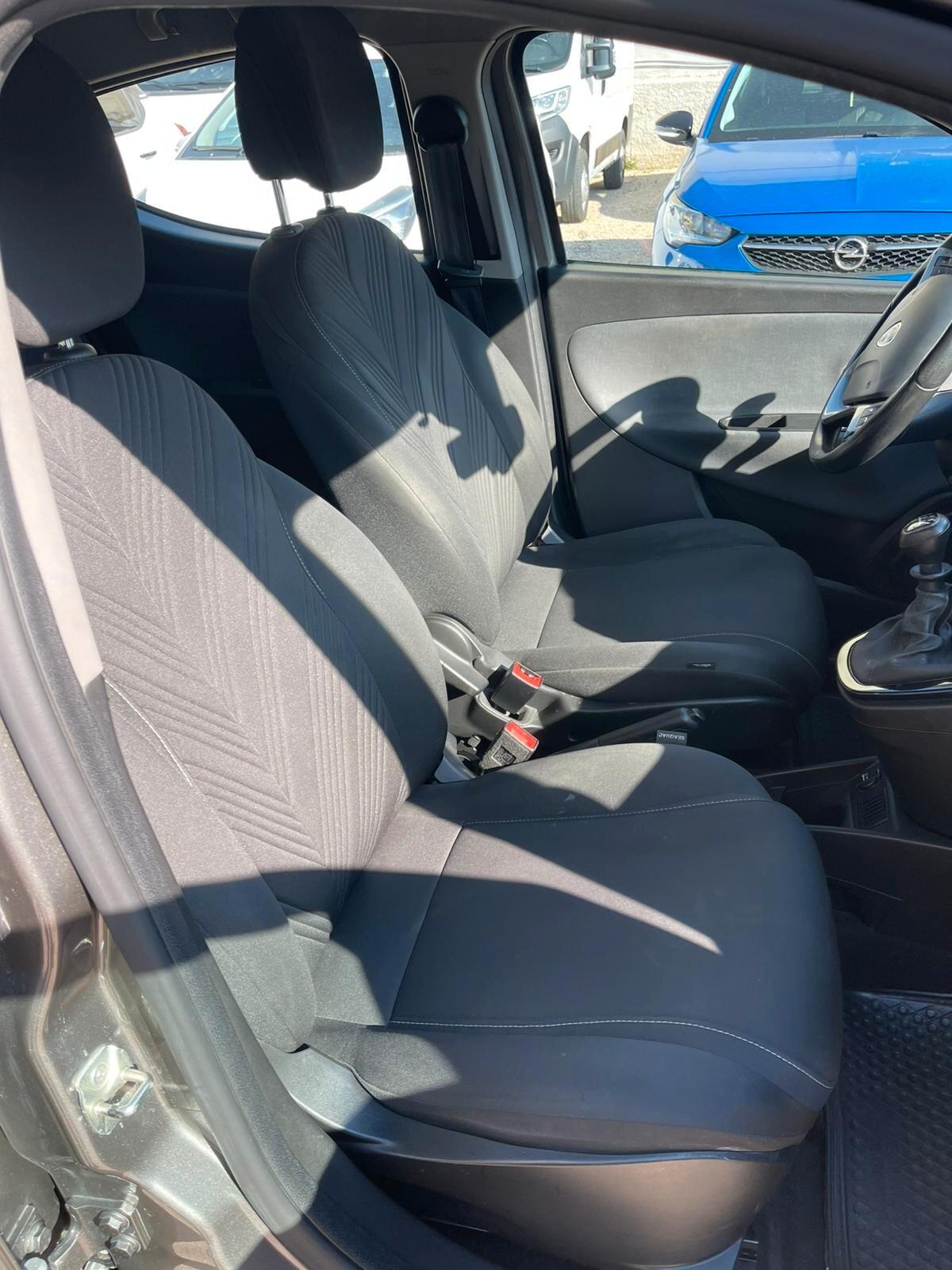 Lancia Ypsilon 1.0 FireFly 5 porte S&S Hybrid Gold Plus