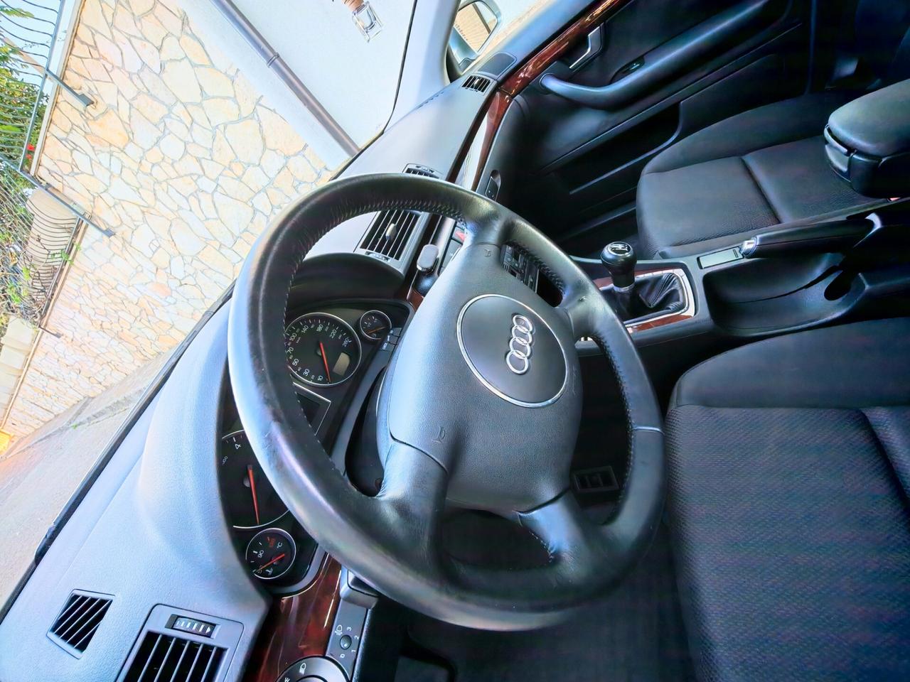 Audi A4 1.9 TDI/130 CV cat UNICA POCHI KM