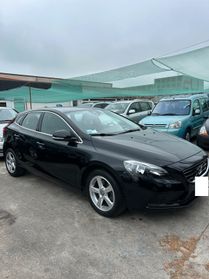 Volvo V40 T2 R-design Kinetic 2.0 Benzina ok neo patentati