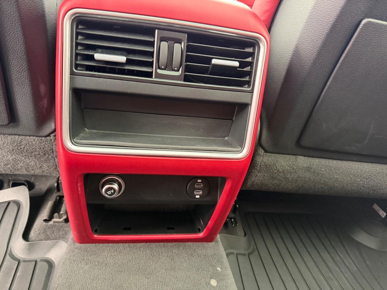 Porsche Cayenne Coupé 3.0 V6 E-Hybrid Platinum Edition