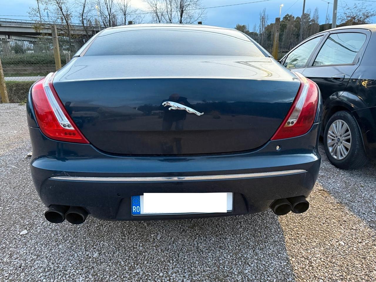 Jaguar XJ X351