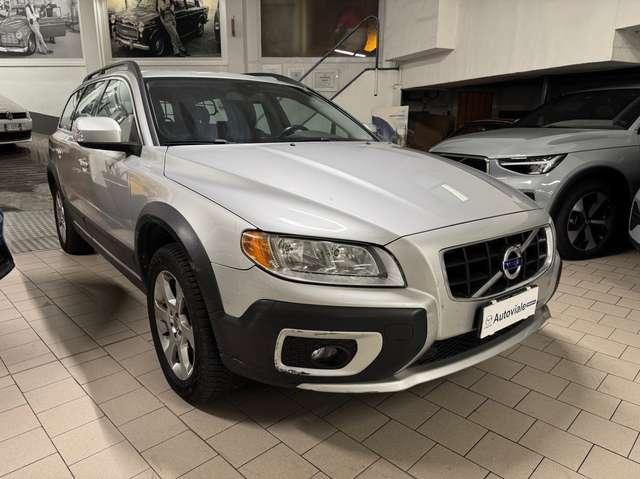 Volvo XC70 XC70 2.4 d5 Momentum awd 205cv geartronic