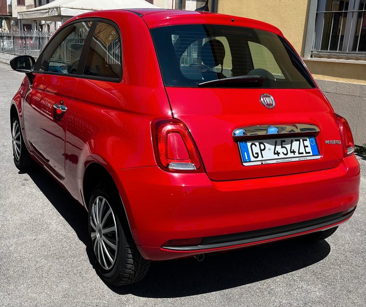 Fiat 500 1.0 Hybrid Red