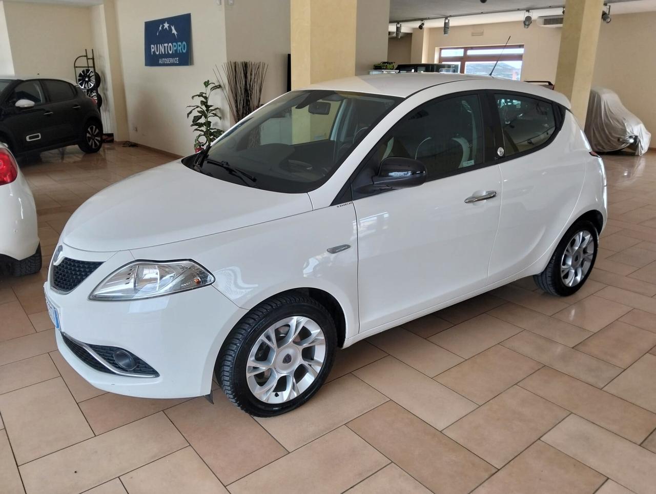 Lancia Ypsilon 1.2 69 CV 5 porte GPL Ecochic Gold