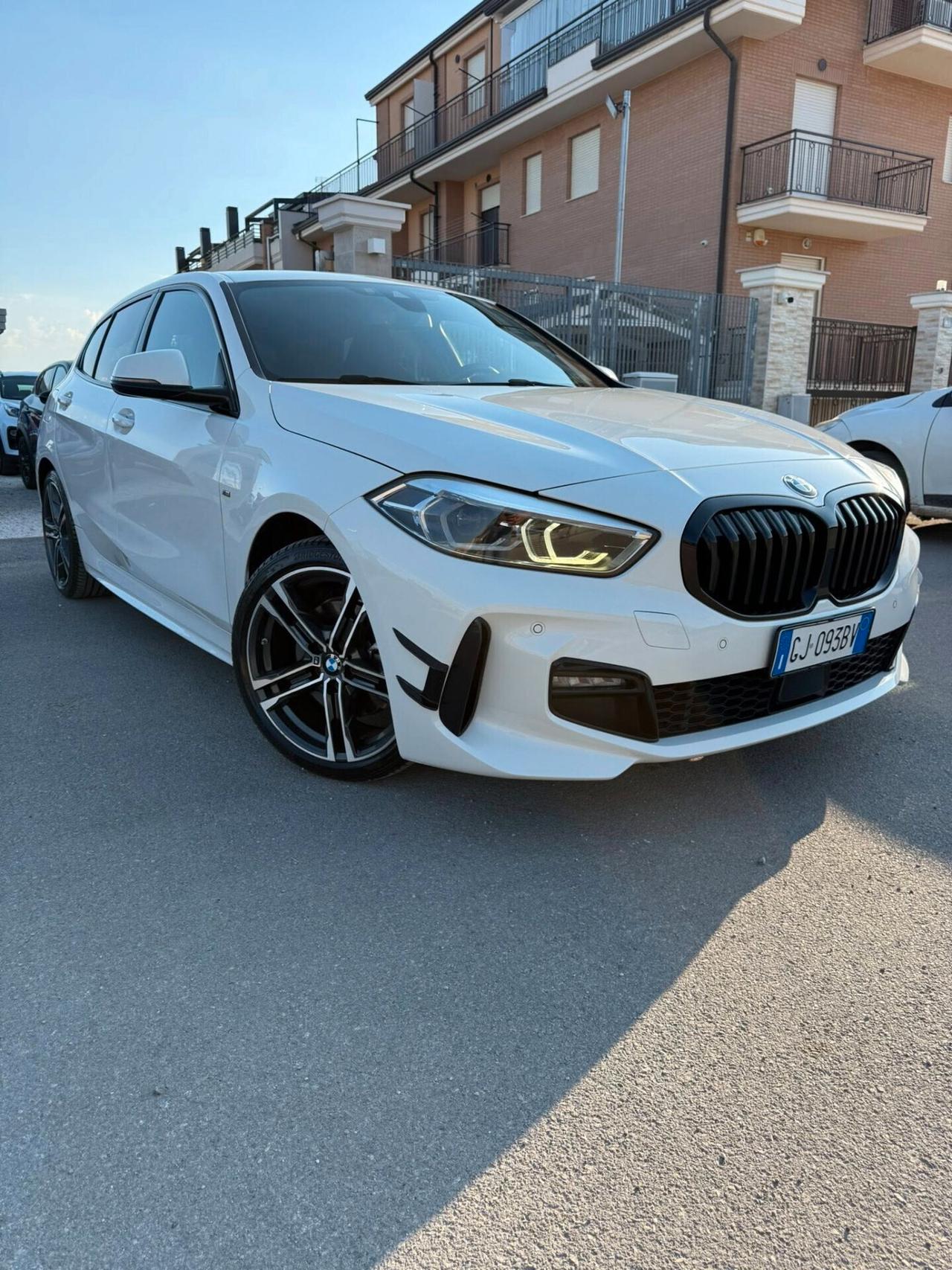 Bmw 118 118d 5p. Msport