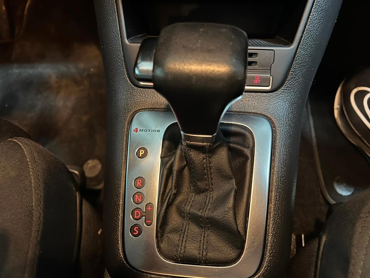 Volkswagen Tiguan 2.0 16V TDI DPF tiptronic Track & Field (28°)