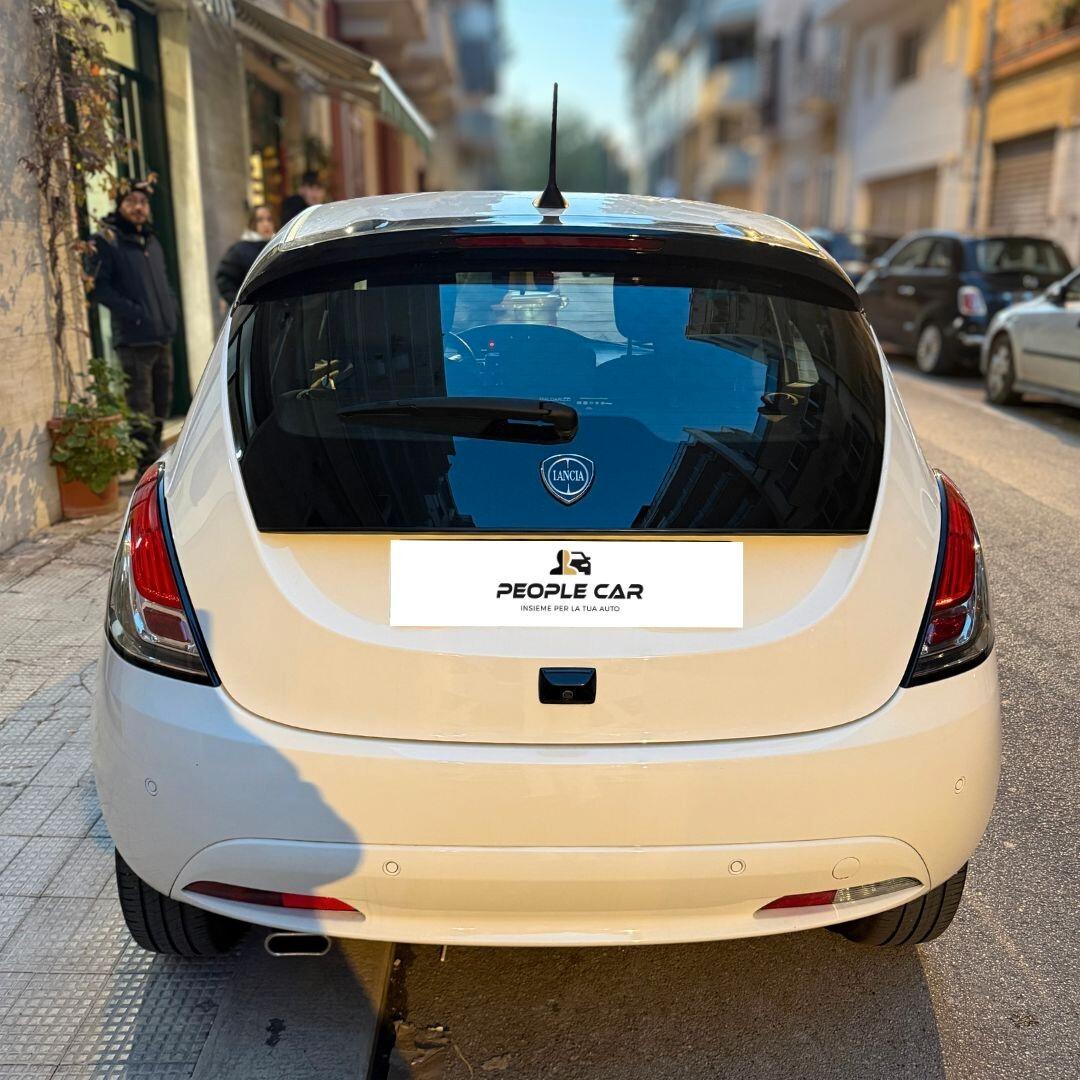 Lancia Ypsilon 1.0 Hybrid 2024