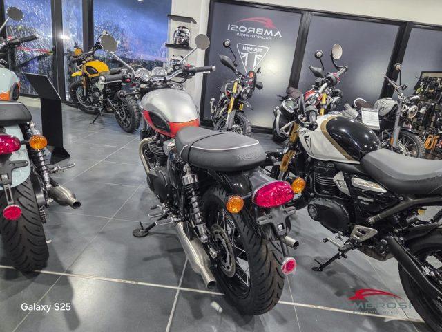 TRIUMPH Bonneville Bobber T100 (MY21)