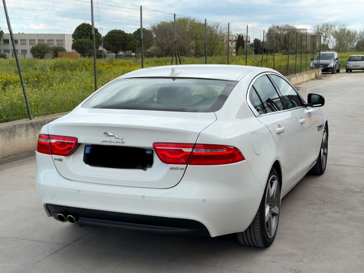 Jaguar XE 2.0 D Turbo 180CV aut. Portfolio