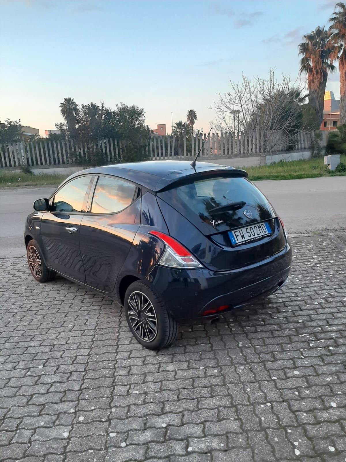 Lancia Ypsilon 1.2 69 CV 5 porte S&S Gold