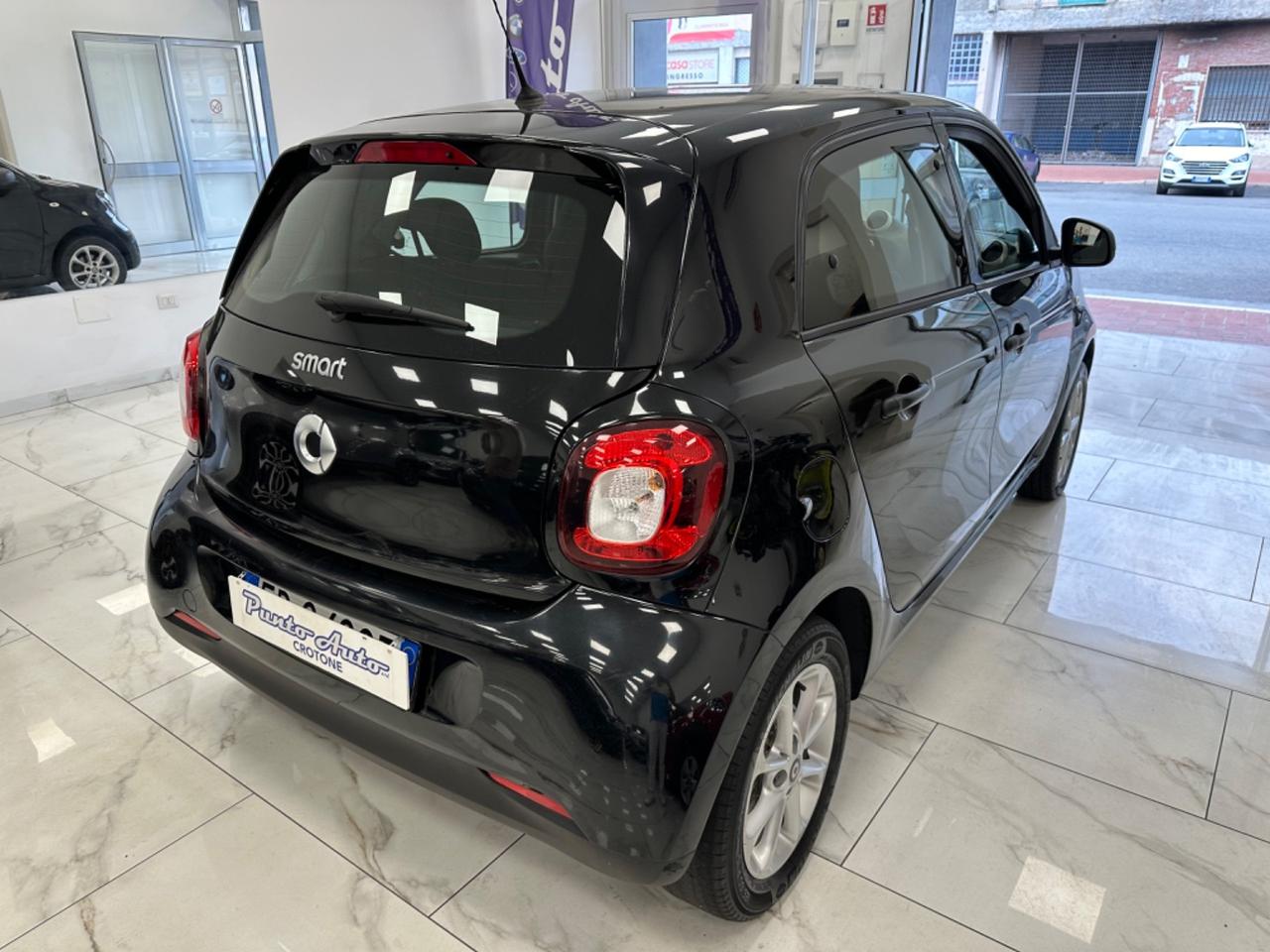 Smart ForFour 70 1.0 twinamic Youngster