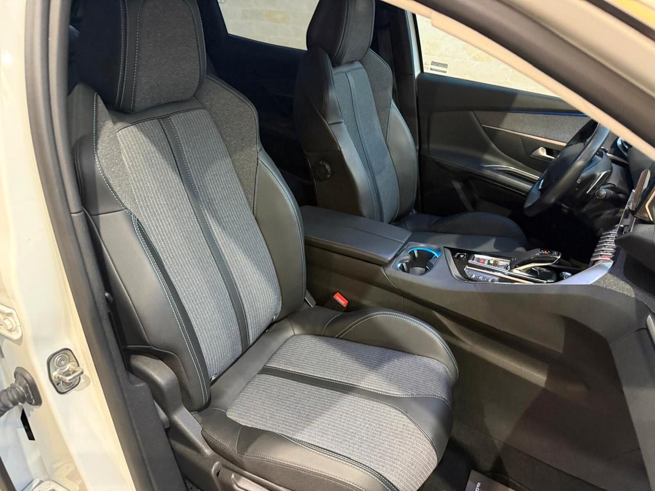 PEUGEOT 3008 ALLURE 1.5 130CV PELLE NAVI CAM ANNO 2021