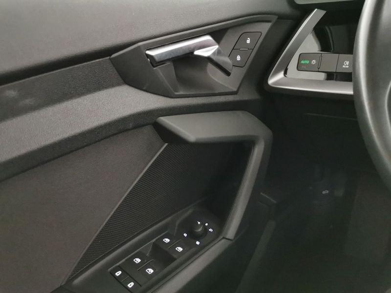 Audi A3 Sedan 35 2.0 tdi S line edition s-tronic