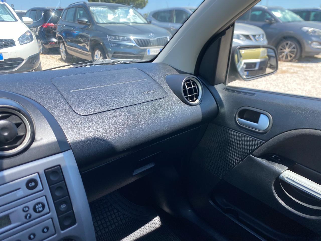 Ford Fiesta 1.4 TDCi 5p. Ghia DIESEL NEOPATENTATI
