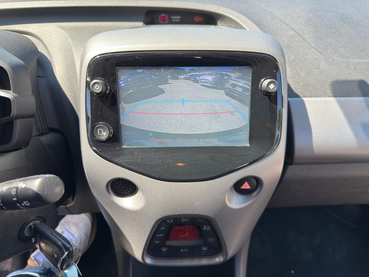 Toyota Aygo 1.0 VVT-i 72 CV 5 porte x-play MMT