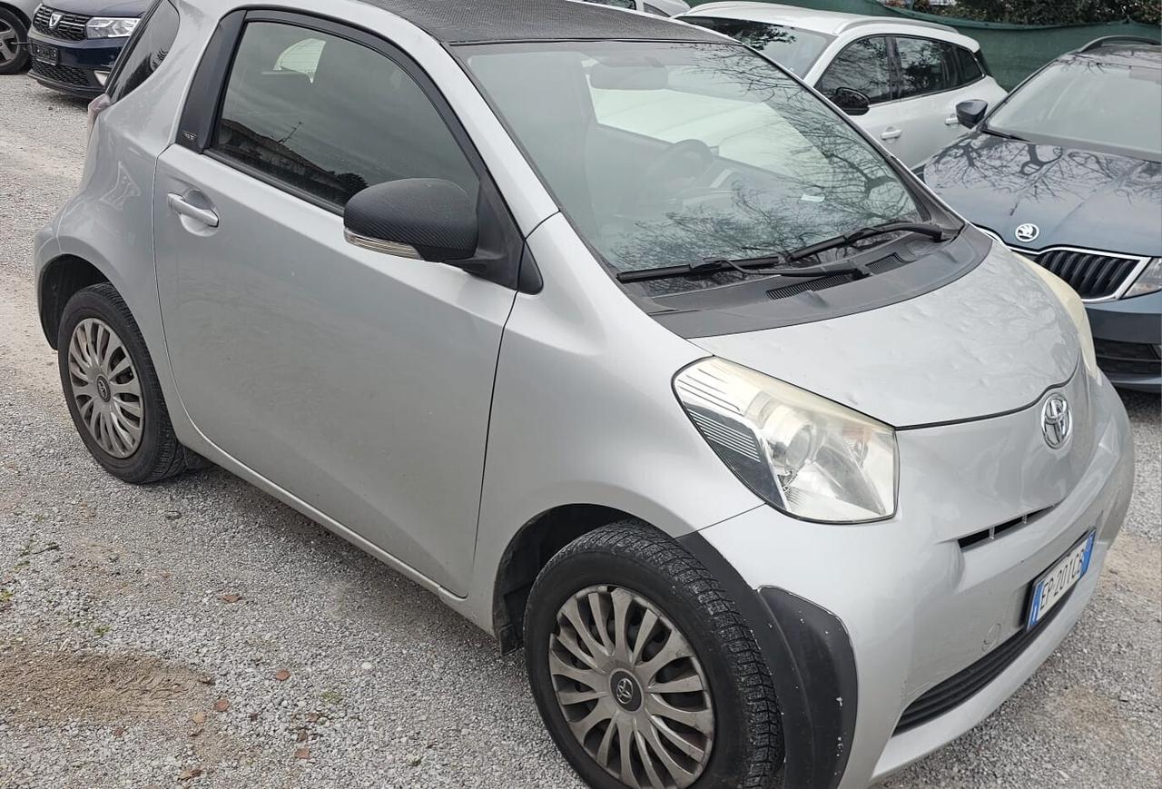 Toyota iQ 1.0 CVT Lounge