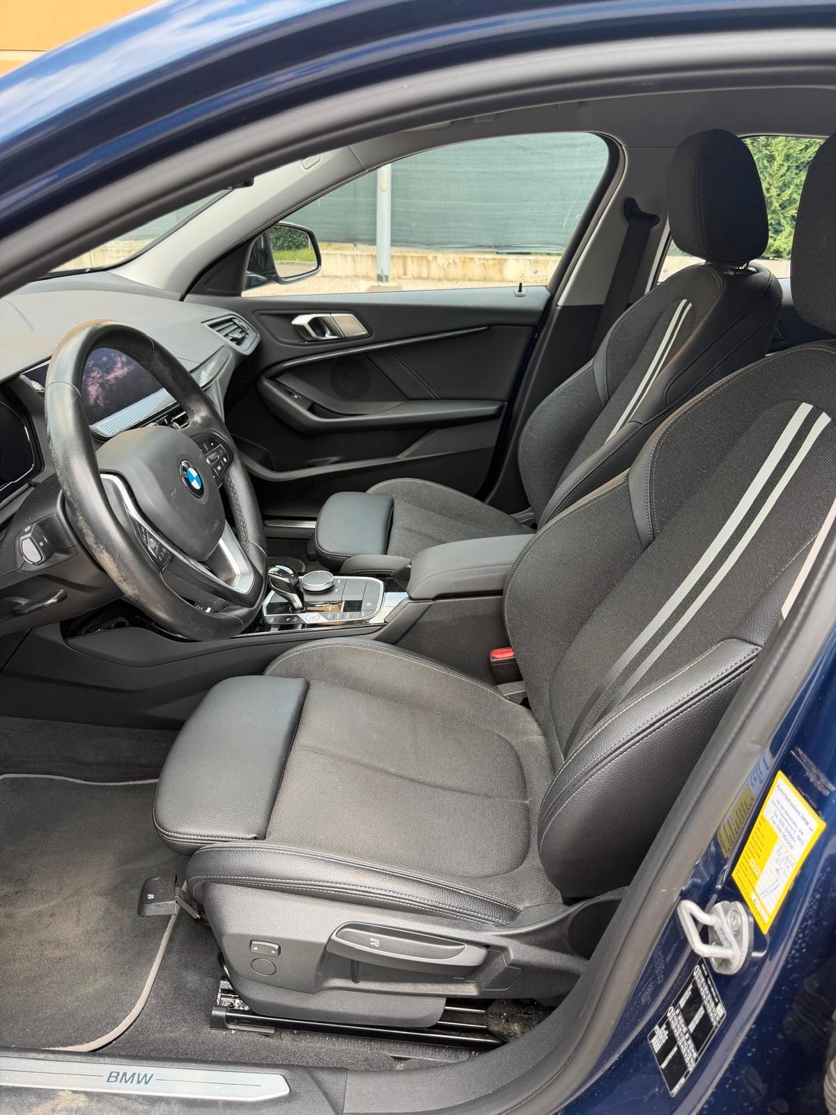 BMW 116 d - AUT. - NAV. - NEOP. - 12 MESI DI GARANZIA -