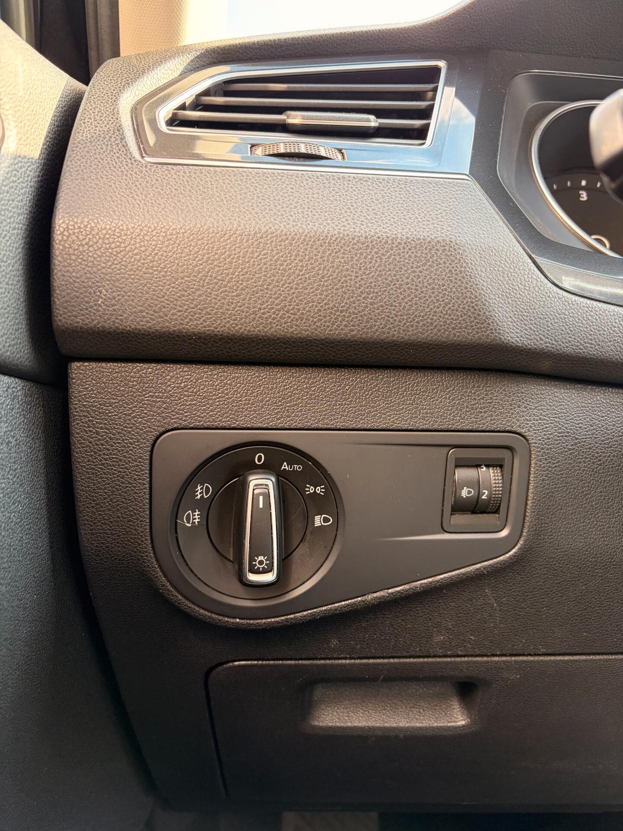 Volkswagen Tiguan 2.0 TDI SCR DSG Business BlueMotion Technology