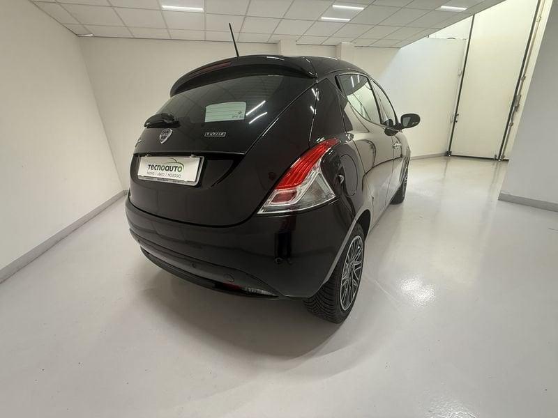 Lancia Ypsilon Ypsilon 1.0 FireFly 5Pt S&S Hybrid Ecochic Gold