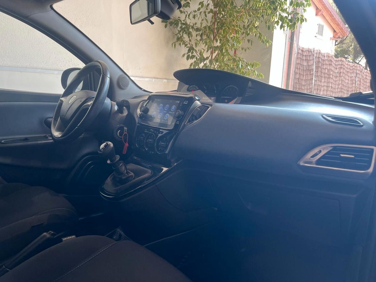 LANCIA YPSILON 1.0 FIREFLY 5 porte Hybrid *GOLD* 2/2023 67MILAKM