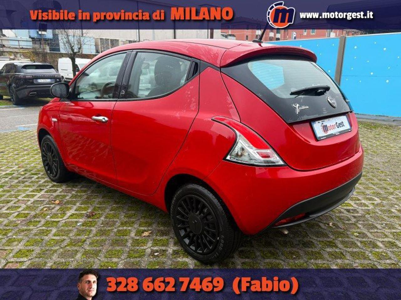 Lancia Ypsilon 1.0 FireFly 5 porte S&S Hybrid Ecochic Silver