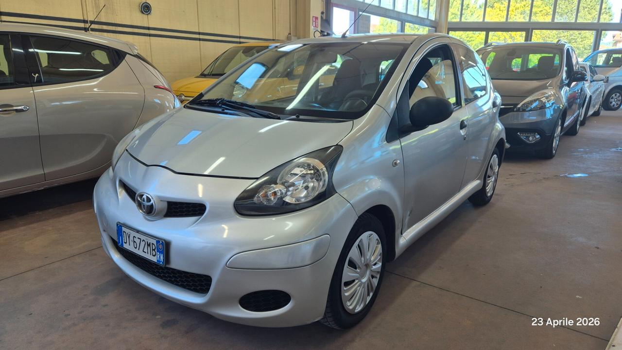 Toyota Aygo 1.0 12V VVT-i 5 porte Sol