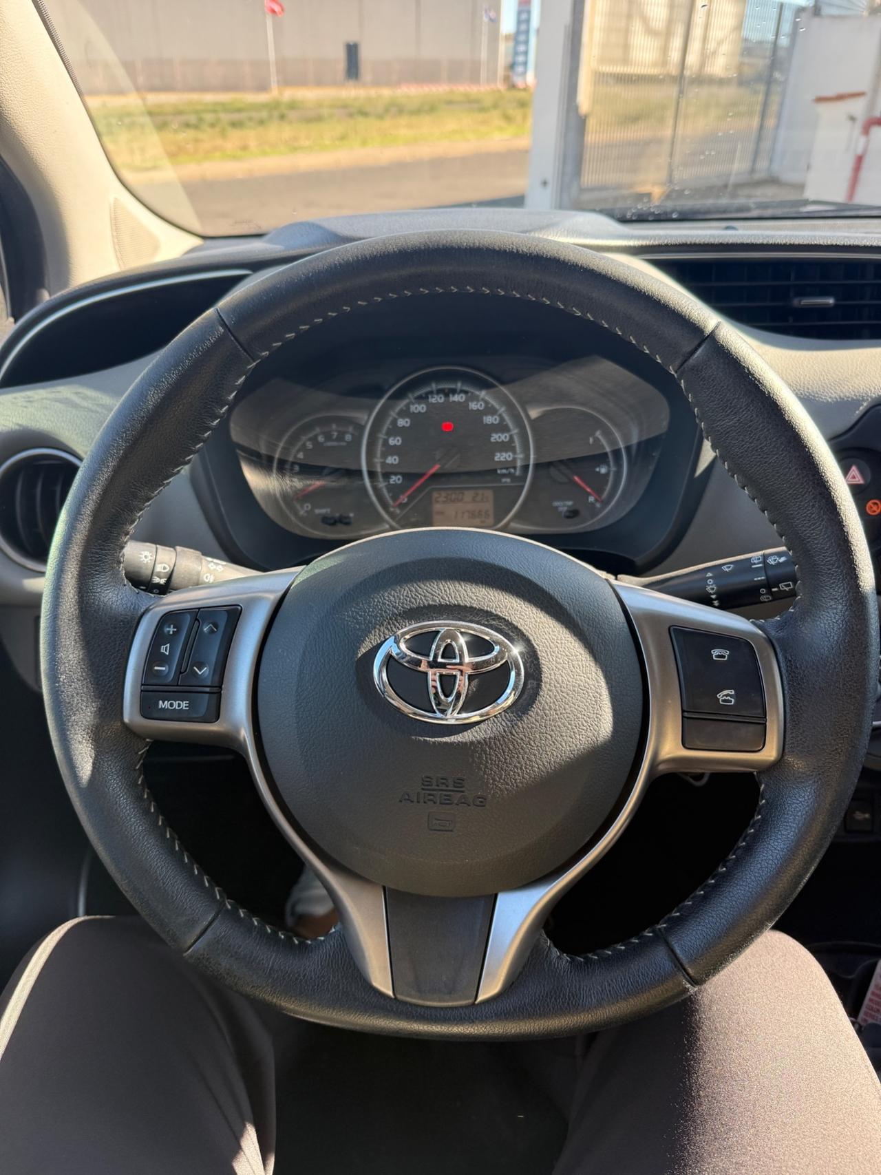 Toyota Yaris 1.0 5 porte Active