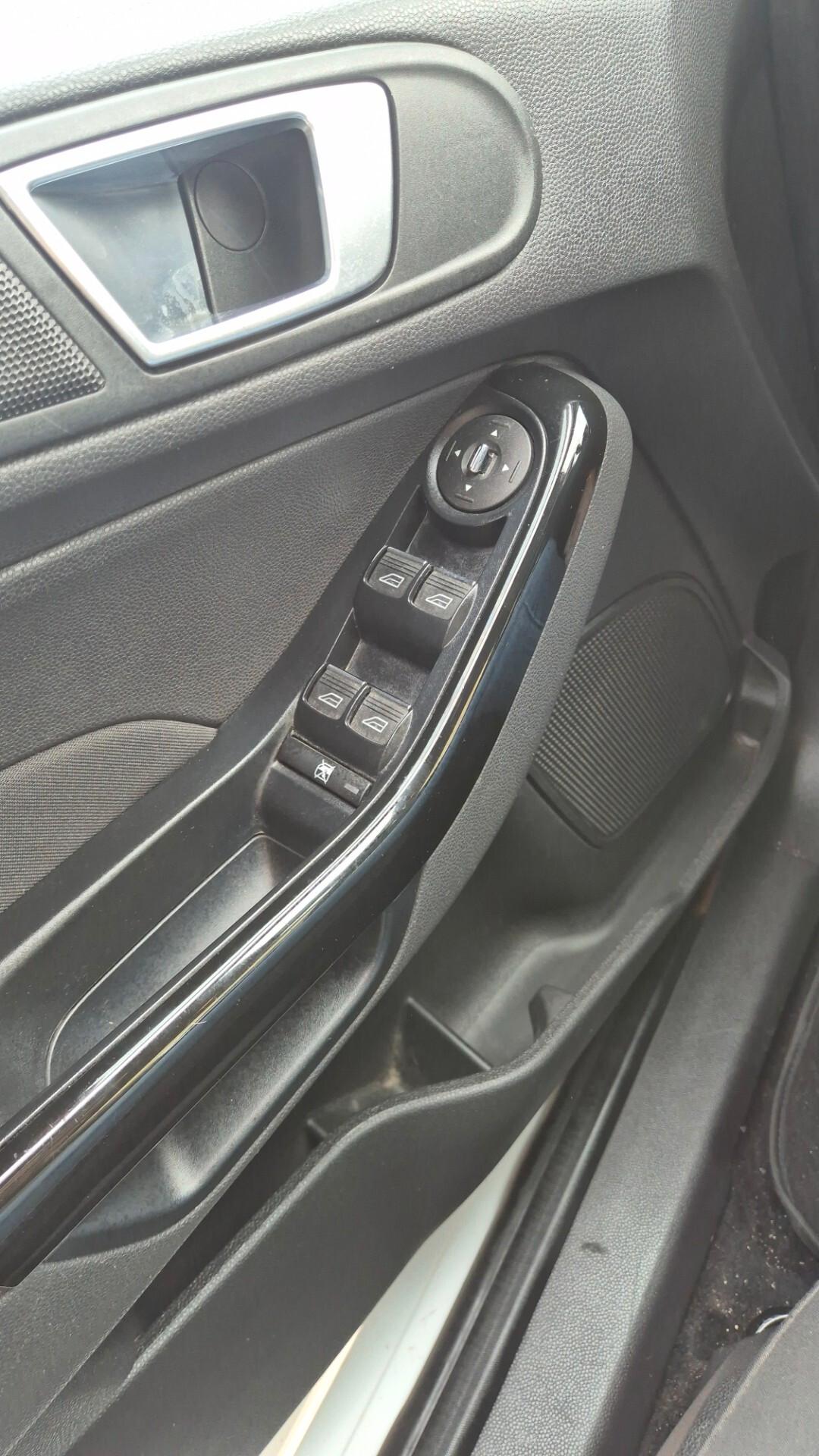 Ford Fiesta 1.0 80CV 5 porte Titanium