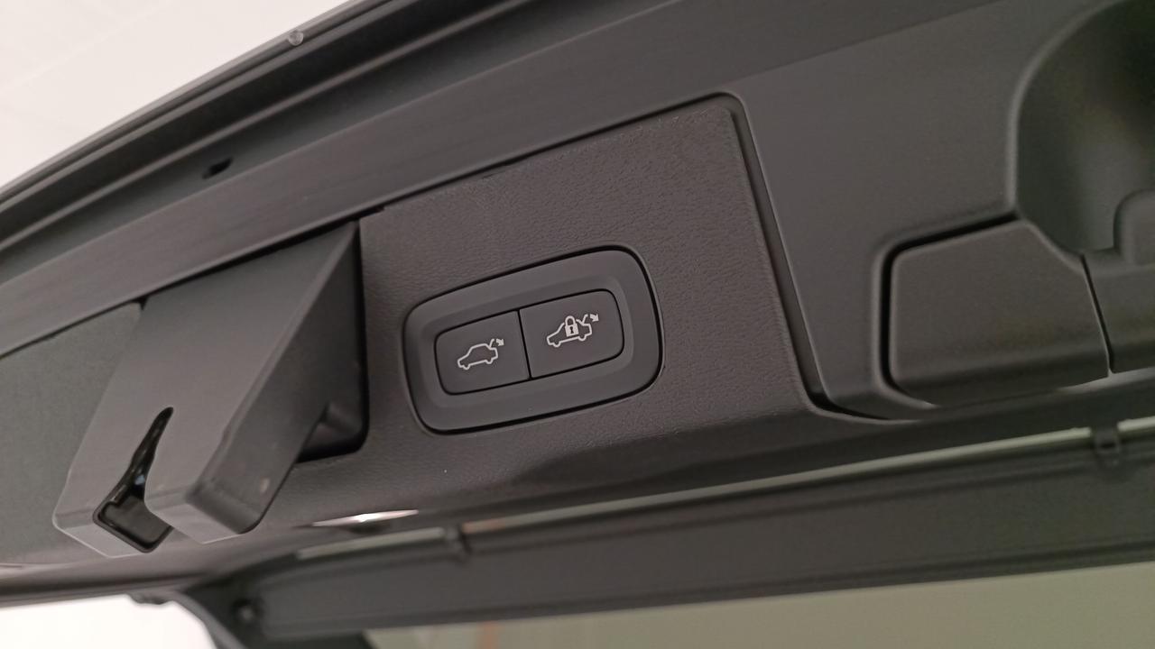 VOLVO XC60 2.0 t6 phev Plus Dark awd auto