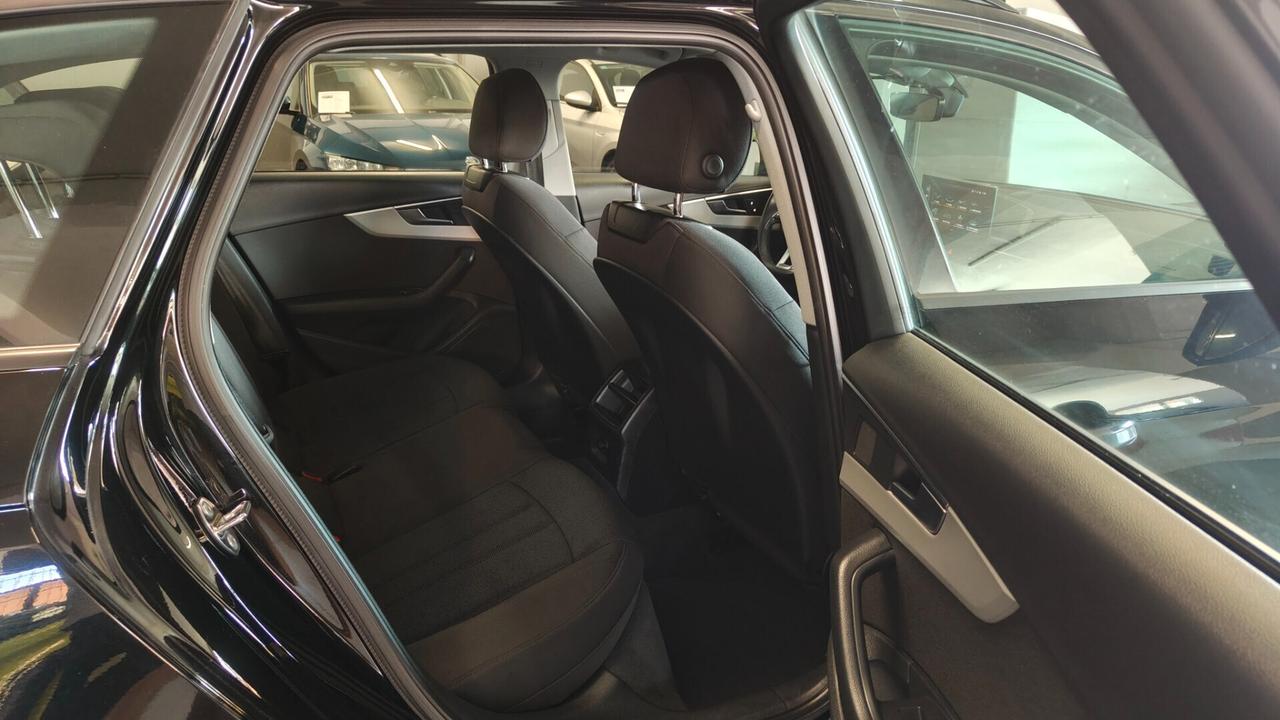 Audi A4 Avant 30 TDI/136 CV S tronic line edition