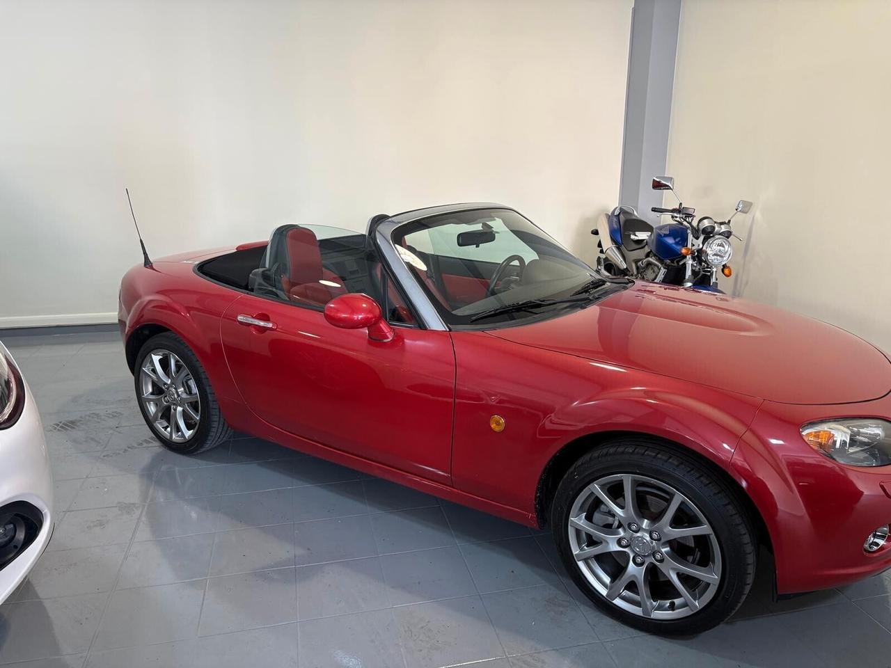 Mazda MX-5 Roadster 2.0L 16V 3rd Generation