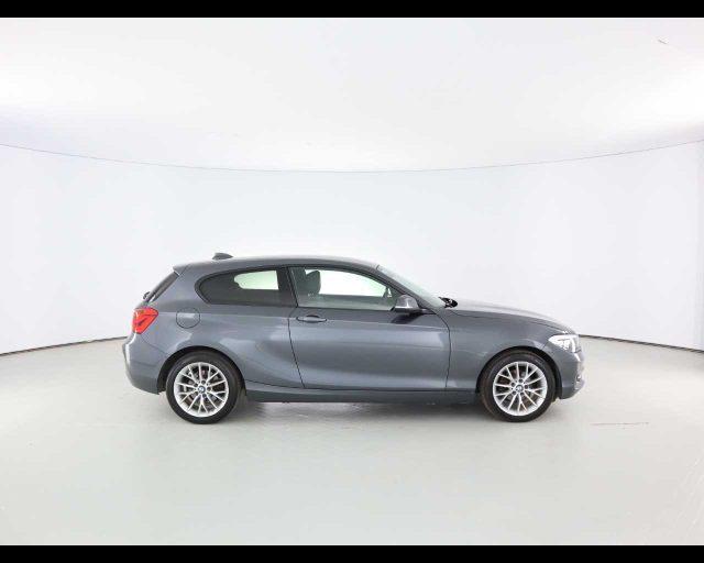 BMW 116 d 3p. Advantage