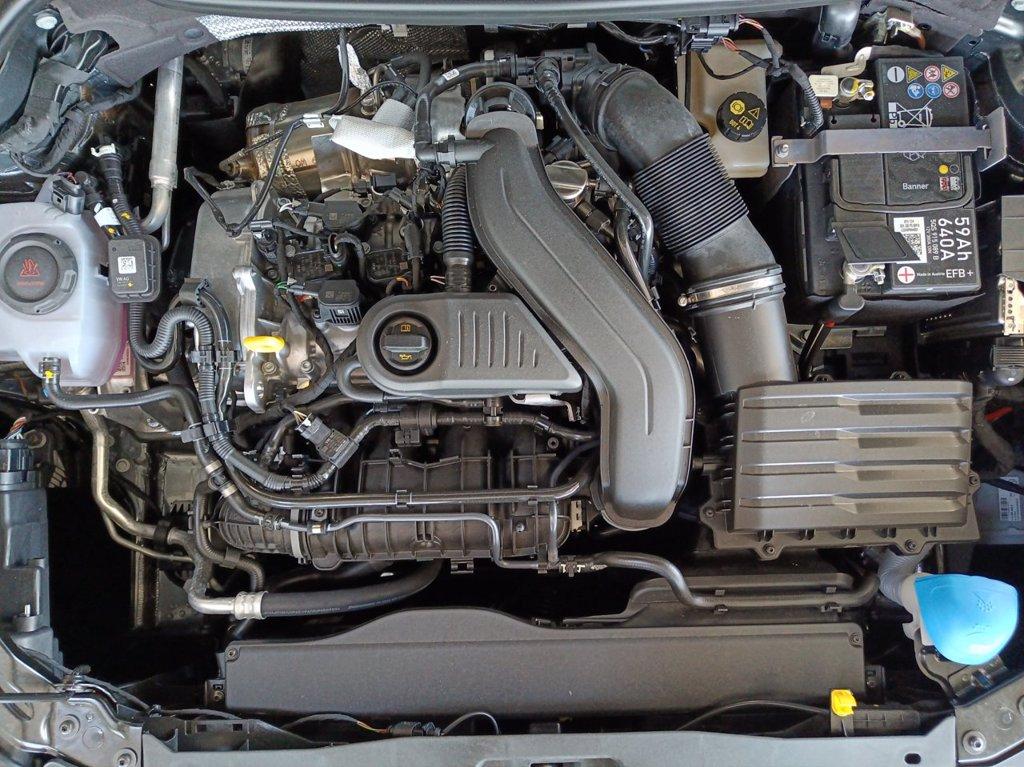 SKODA Karoq 1.5 tsi executive dsg del 2025