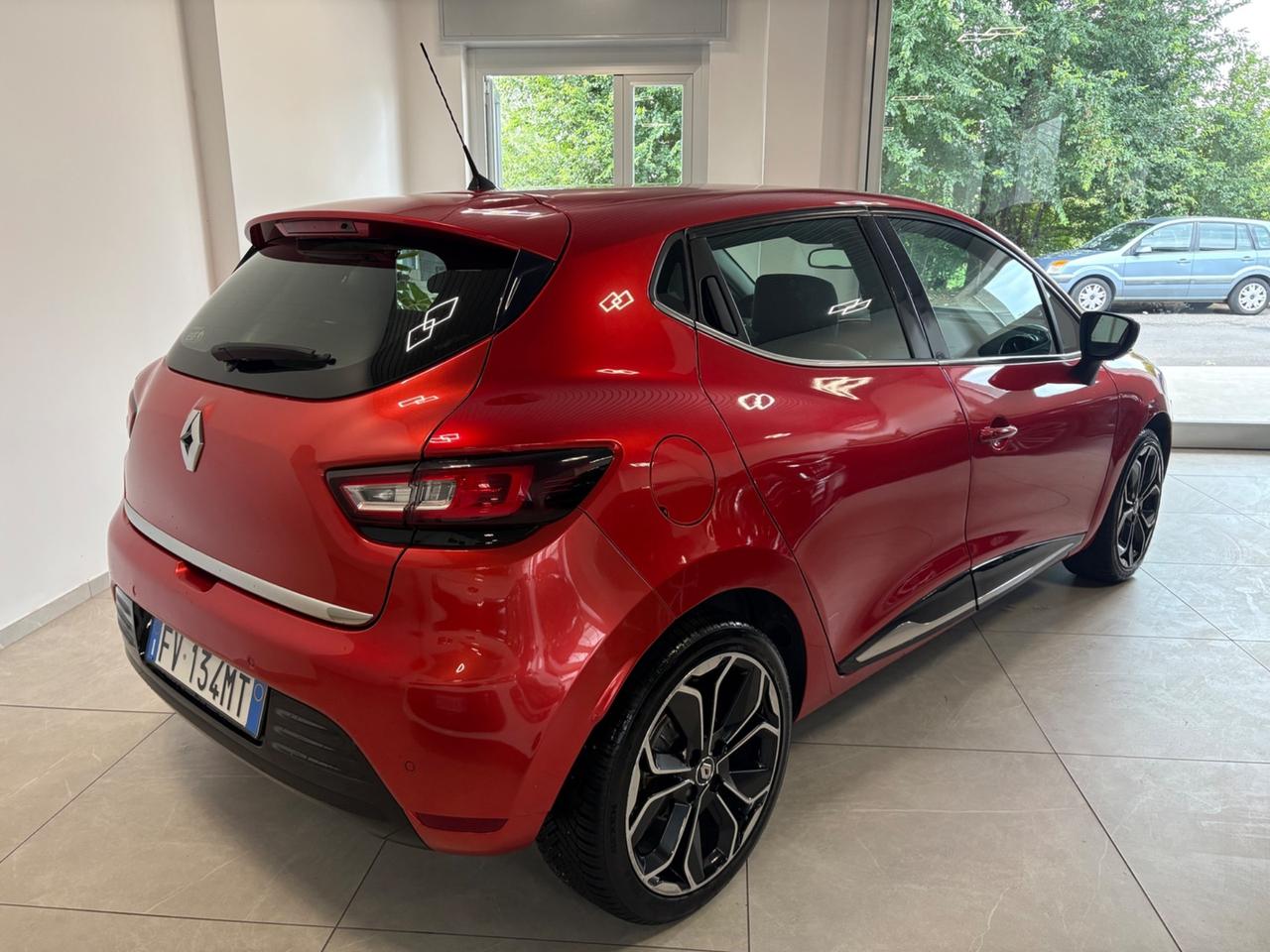 Renault Clio TCe 12V 90 CV GPL 5 porte Moschino Intens