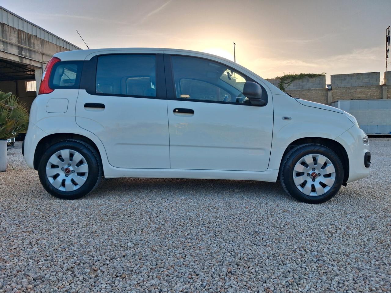 Fiat Panda 1.2 Easy anno2016 solo 86000km