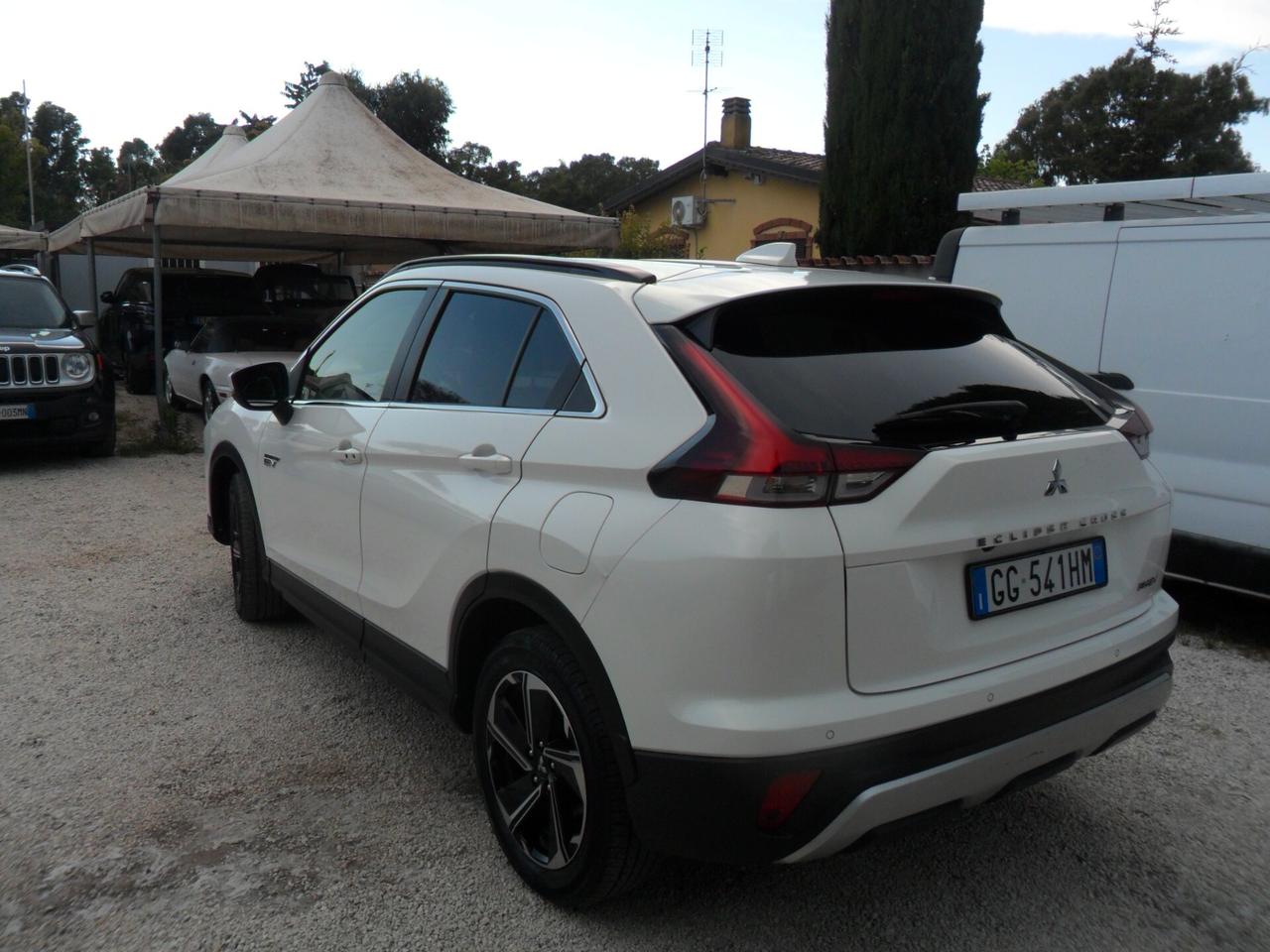 Mitsubishi Eclipse Cross 2.4 MIVEC 4WD PHEV Instyle SDA Pack 0