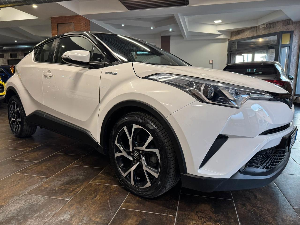 Toyota C-HR 1.8 Hybrid E-CVT Active