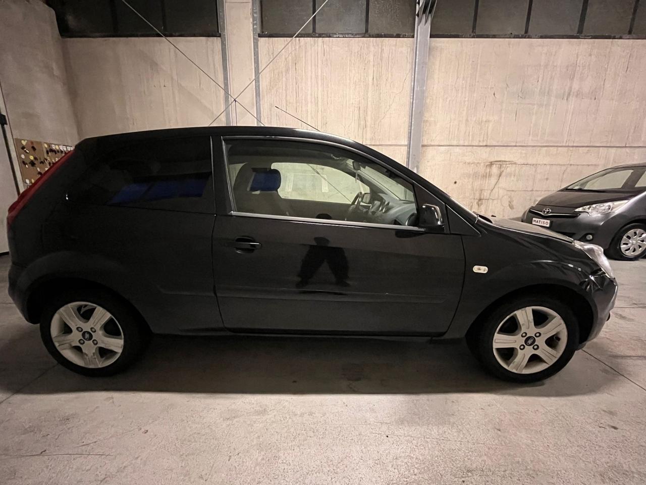 Ford Fiesta 1.4 TDCi 3p. Ghia 111000 km