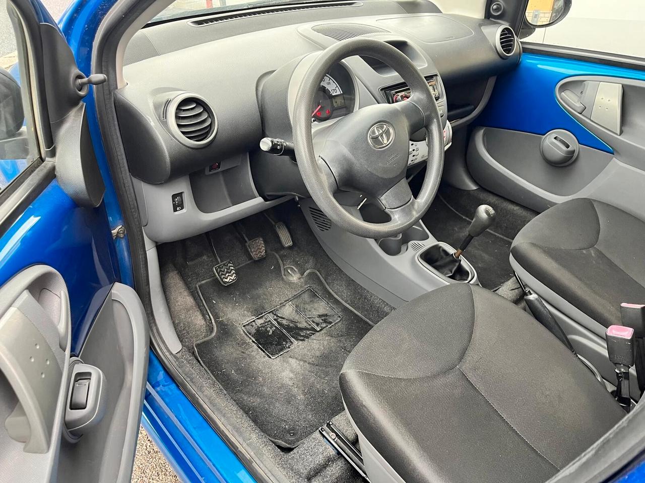 Toyota Aygo 1.0 12V VVT-i 5 porte Neopatentati