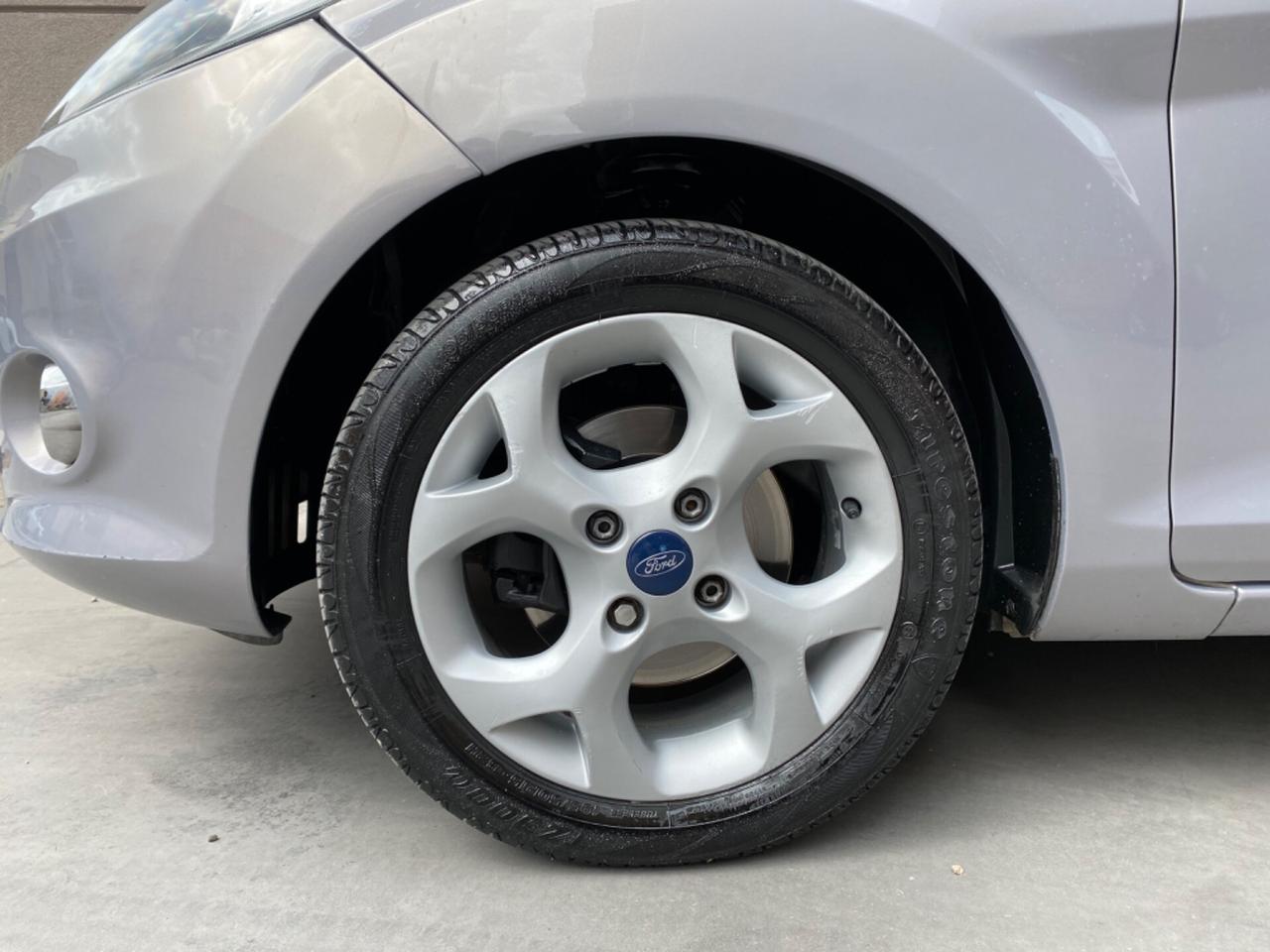 Ford Fiesta 1.4 GPL Casa Madre