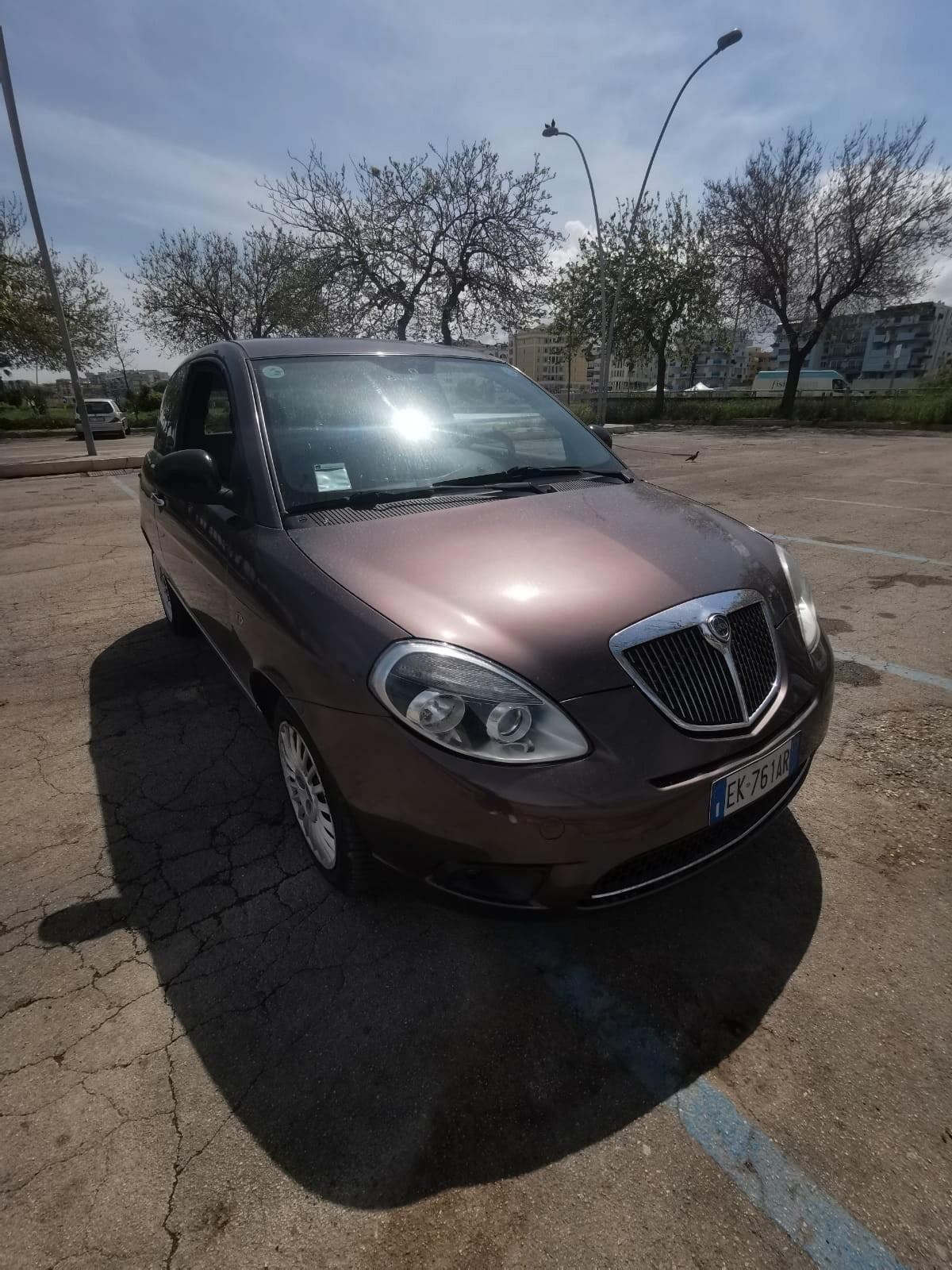 Lancia Ypsilon 1.3 MJT 75 CV DIVA - 2011